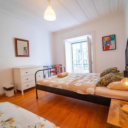 Homestay Bedrooms In Bairro Alto