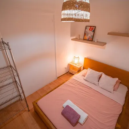 Rum i privatbostad Bedrooms In Bairro Alto *