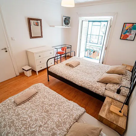 Bedrooms In Bairro Alto Alloggio in famiglia *