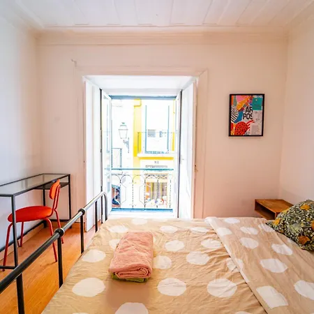 Bedrooms In Bairro Alto Séjour chez l'habitant *